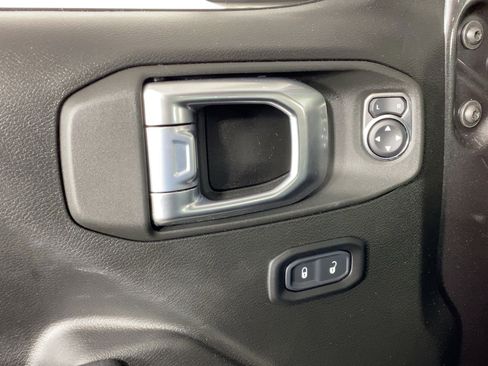 Used 2022 Jeep Wrangler Sport S image 16