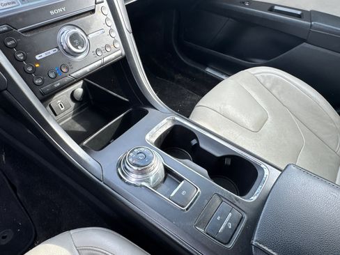 Used 2018 Ford Fusion Energi Titanium FWD image 32