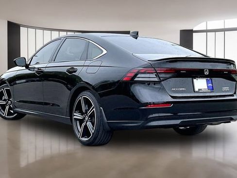 Used 2023 Honda Accord Sport image 4