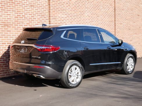 Used 2018 Buick Enclave Essence image 25