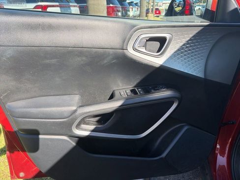 Certified 2024 Kia Soul LX image 8