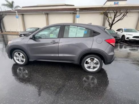 Used 2017 Honda HR-V LX image 6