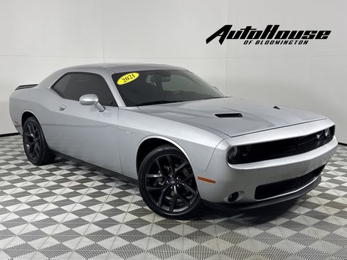 Used 2021 Dodge Challenger SXT w/ Blacktop Package image 1