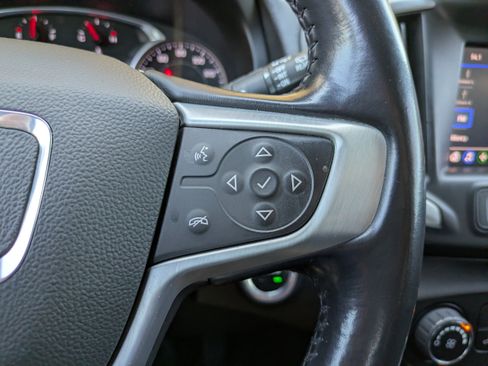 Used 2021 GMC Terrain SLE image 18