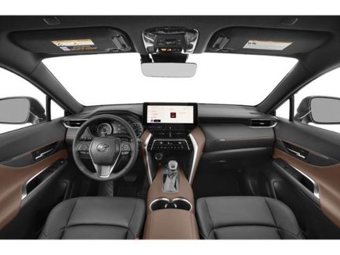 Used 2024 Toyota Venza XLE image 11