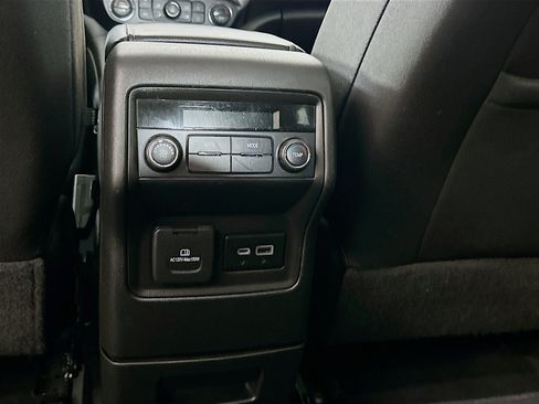 Used 2022 GMC Acadia SLE w/ Driver Convenience Package FWD image 26