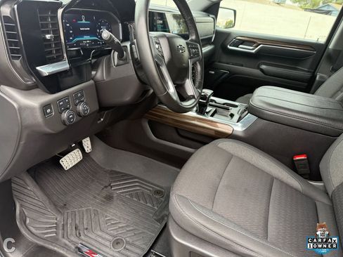 Used 2025 Chevrolet Silverado 1500 LT Trail Boss w/ Convenience Package II image 19