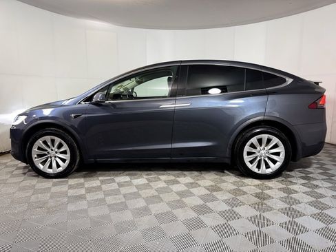 Used 2017 Tesla Model X 75D image 5