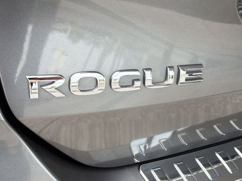 Used 2018 Nissan Rogue SV FWD image 30