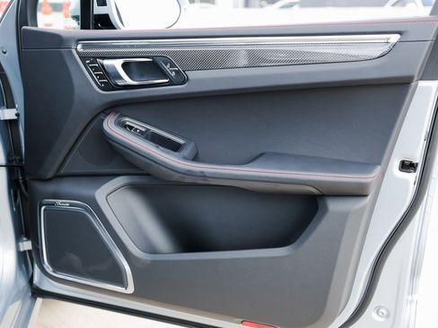 New 2026 Porsche Macan GTS image 26