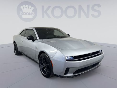 Used 2024 Dodge Charger R/T w/ Plus Group image 10