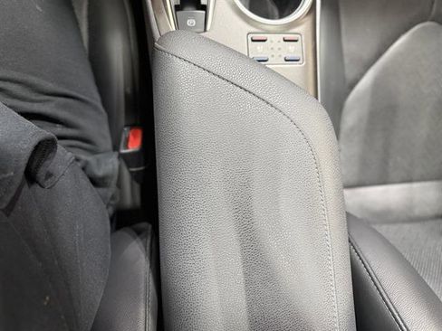 Used 2023 Toyota Camry XLE image 13