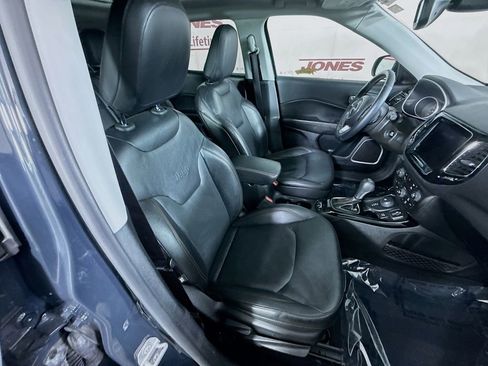 Used 2018 Jeep Compass Limited w/ Navigation Group AWD/4WD image 32