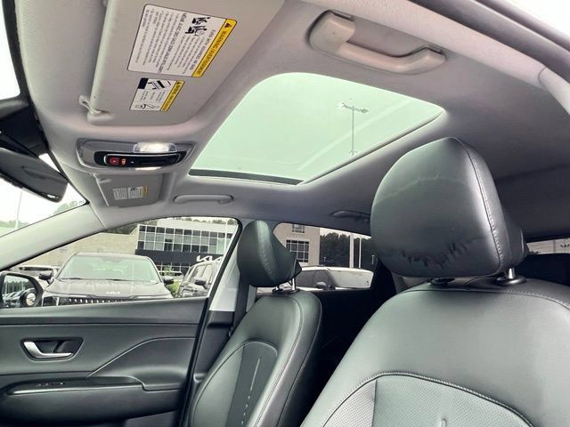 Used 2024 Hyundai Kona Limited AWD/4WD image 18