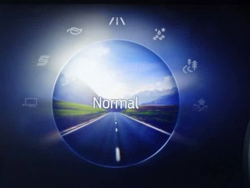 Certified 2022 Ford Explorer XLT w/ Equipment Group 202A image 39