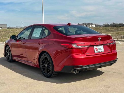 Certified 2025 Toyota Camry SE image 5