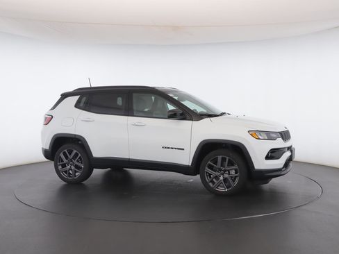 New 2026 Jeep Compass Limited image 32