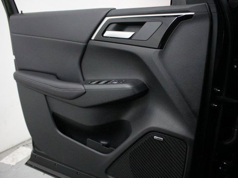 New 2026 Mitsubishi Outlander SE image 15