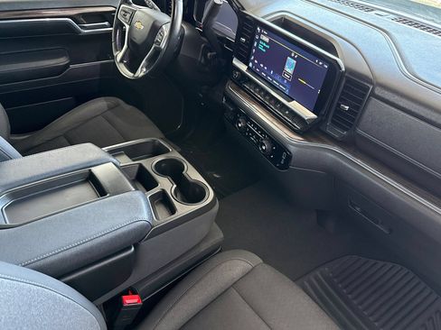 Used 2023 Chevrolet Silverado 1500 LT AWD/4WD image 16