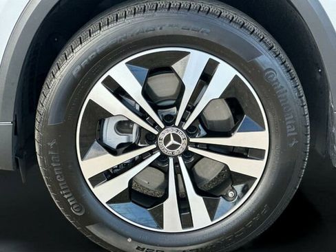 Used 2025 Mercedes-Benz GLA 250 4MATIC image 35