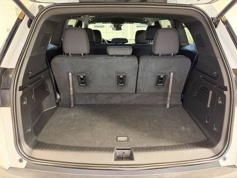 Used 2025 GMC Acadia Elevation FWD image 24