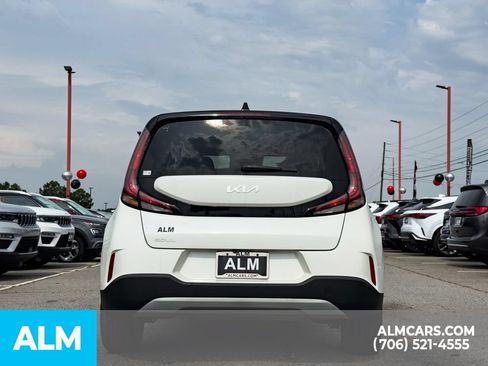Used 2025 Kia Soul LX w/ LX Technology Package FWD image 5