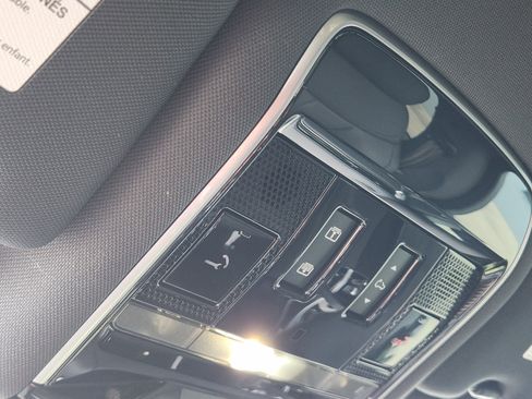 Used 2023 Land Rover Range Rover SE image 28