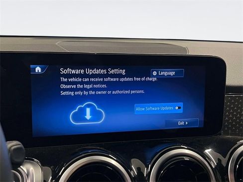 Certified 2025 Mercedes-Benz GLB 250 4MATIC image 27