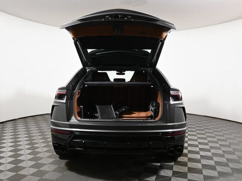 Used 2021 Lamborghini Urus AWD/4WD image 38