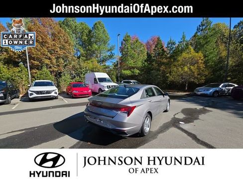 Certified 2023 Hyundai Elantra SE image 15