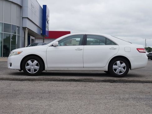 Used 2010 Toyota Camry FWD image 5