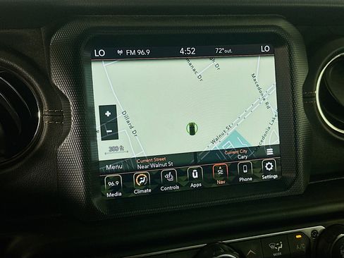 Used 2023 Jeep Wrangler Unlimited Sahara AWD/4WD image 22