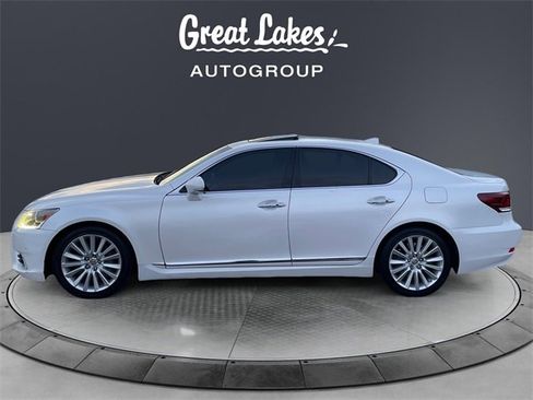 Used 2017 Lexus LS 460 AWD w/ Comfort Package image 2