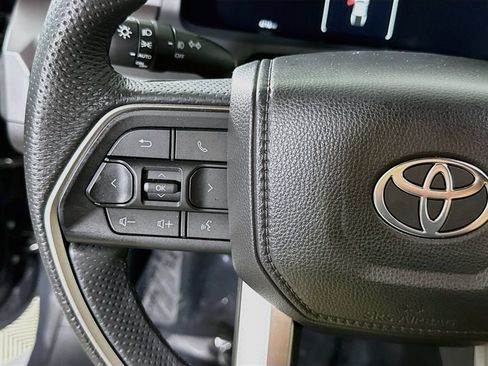 Used 2025 Toyota Tacoma TRD Off-Road AWD/4WD image 21