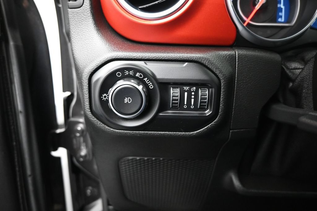Used 2021 Jeep Wrangler Unlimited Rubicon w/ LED Lighting Group AWD/4WD image 11