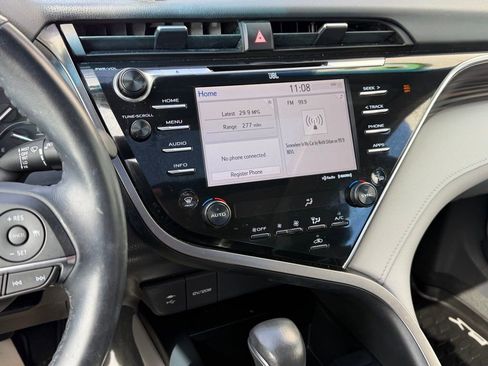 Used 2018 Toyota Camry XLE w/ Audio Package image 7