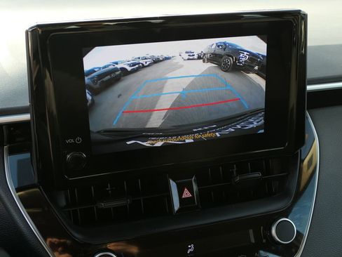 Used 2025 Toyota Corolla LE image 19