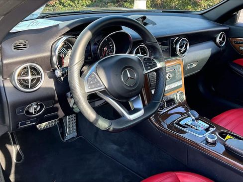 Certified 2020 Mercedes-Benz SLC 300 image 15