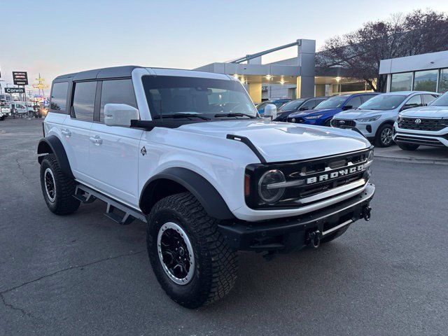 Used 2023 Ford Bronco Outer Banks w/ Sasquatch Package AWD/4WD image 4