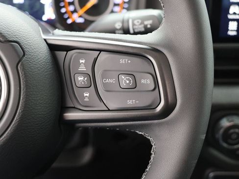 Used 2025 Jeep Gladiator Willys image 21