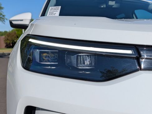 Certified 2025 Volkswagen Tiguan SE AWD/4WD image 16