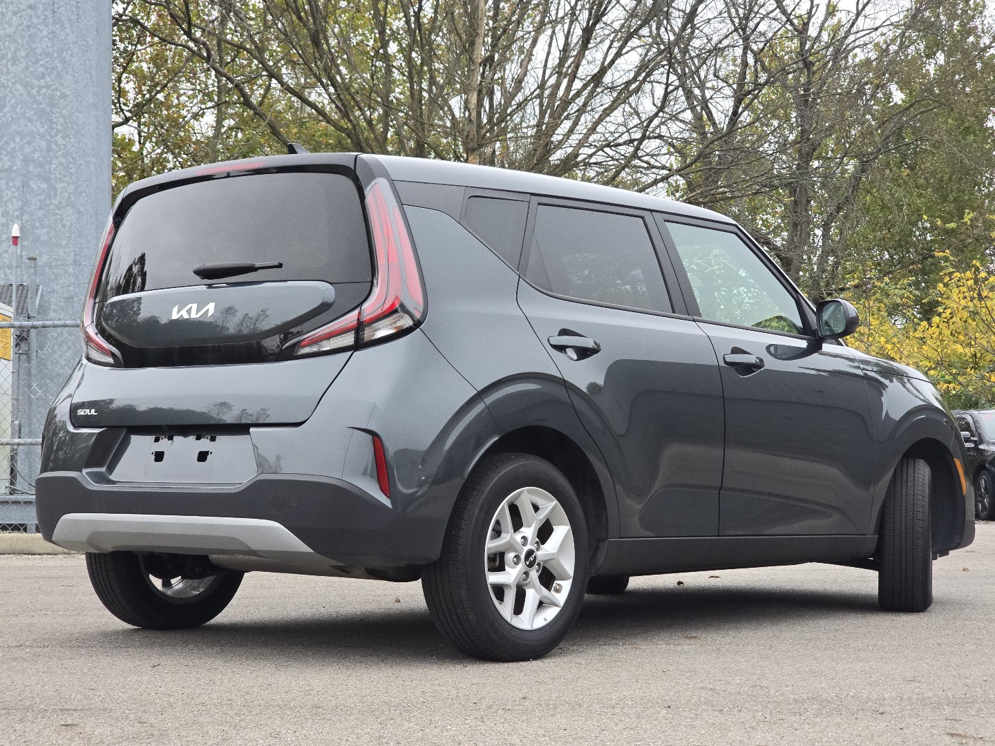 Used 2025 Kia Soul LX w/ LX Technology Package FWD image 14
