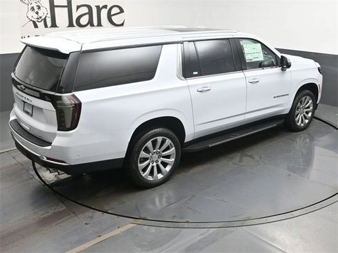 New 2026 Chevrolet Suburban Premier image 19