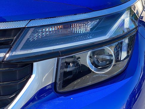 New 2026 Kia Seltos S FWD image 8
