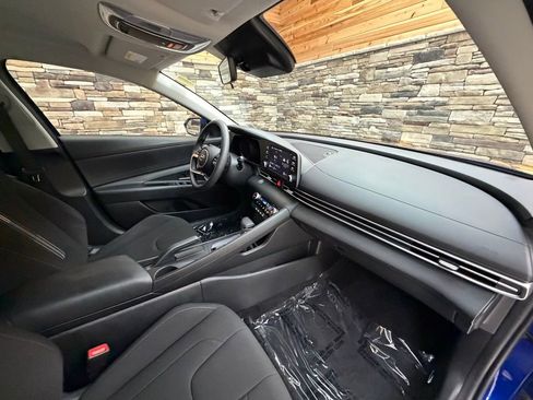 Certified 2023 Hyundai Elantra SEL image 13
