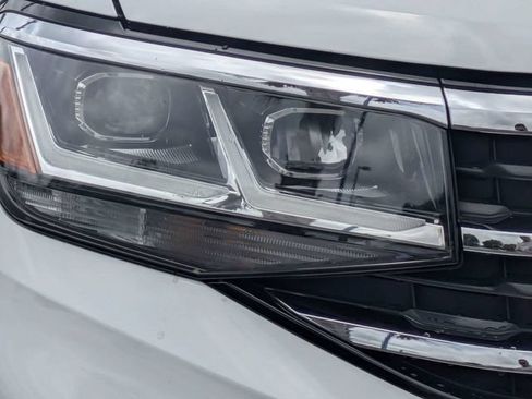 Used 2021 Volkswagen Atlas SE w/ Panoramic Sunroof Package FWD image 10
