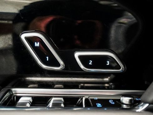 Used 2023 Land Rover Range Rover SE image 41