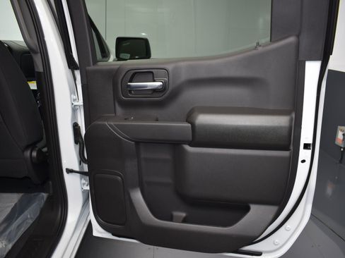 Used 2025 Chevrolet Silverado 1500 Custom w/ Turbomax Blackout Package image 18