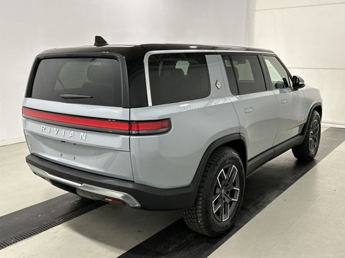 Used 2023 Rivian R1S Adventure Quad AWD/4WD image 5