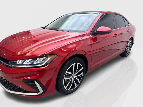 Used 2025 Volkswagen Jetta SE FWD image 11